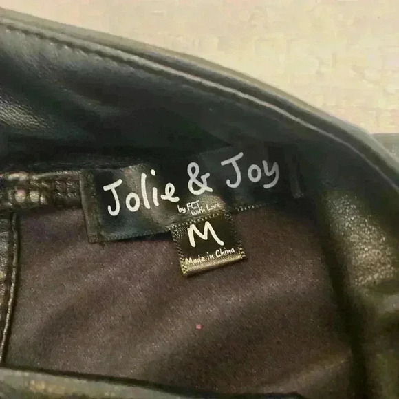 Faux Leather top with  Lace Sleeves Gorgeous Size Med - Picture 5 of 9